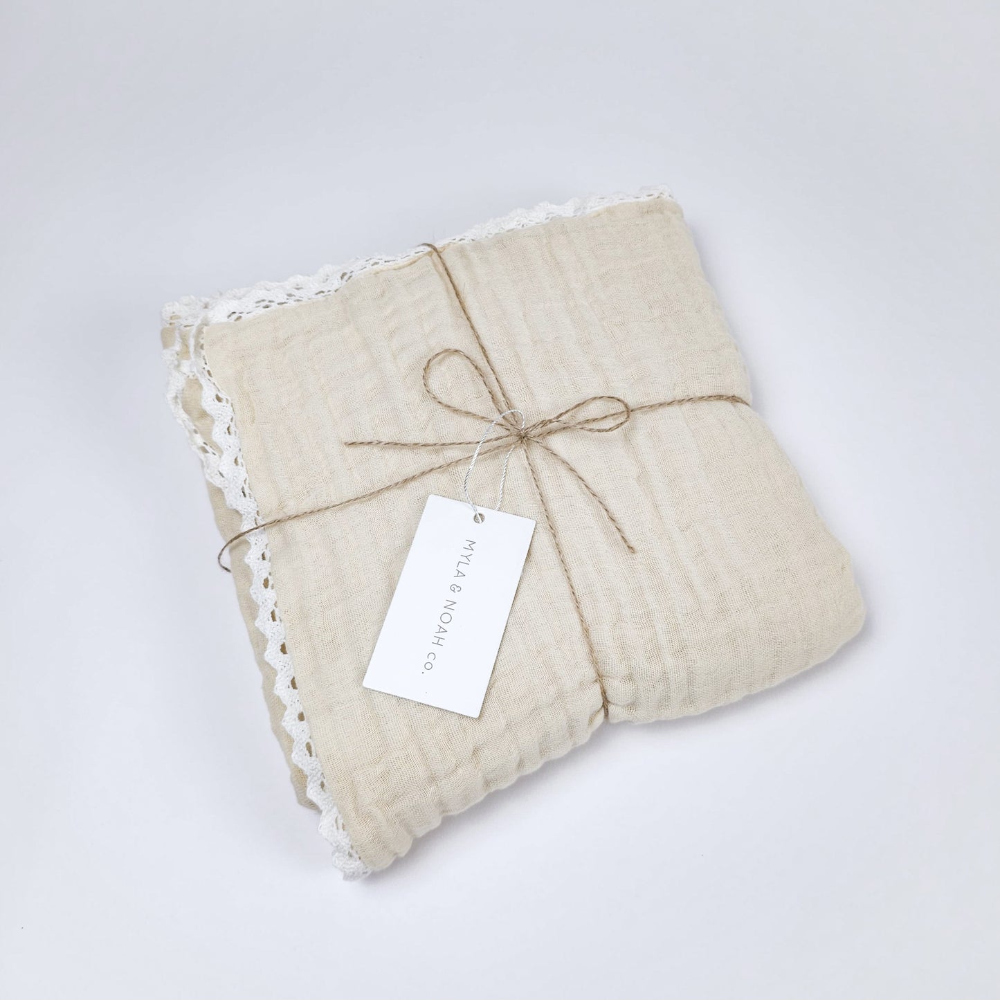 Lace Detailed Muslin Blanket