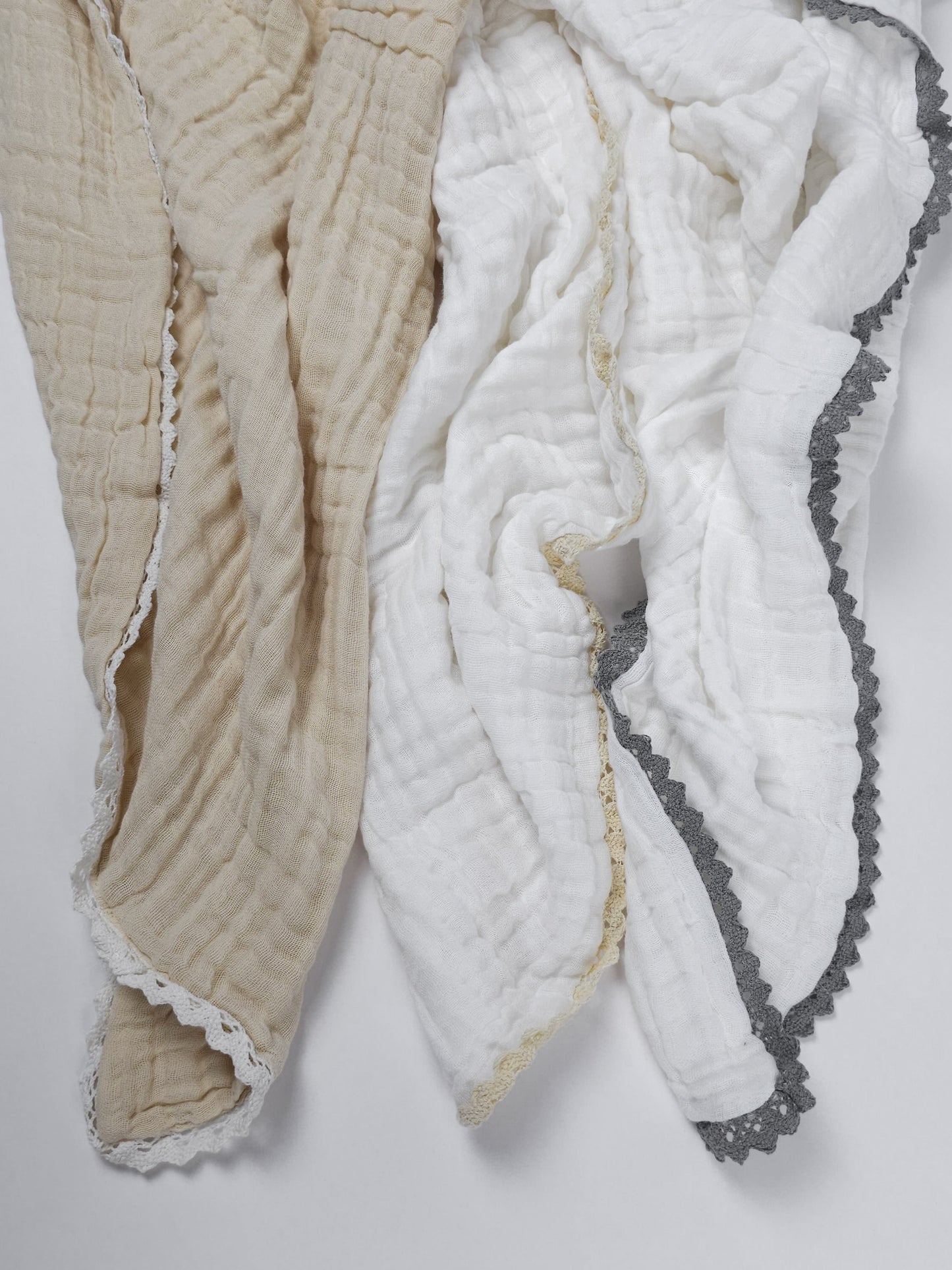 Lace Detailed Muslin Blanket